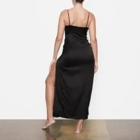 SKIMS Silk Slip Dress High Slit Soot 4X - Picture 3 of 13